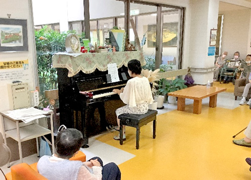 /cms_upload/facility_post/23/amor_vt_piano.jpg
